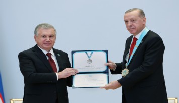 Cumhurbaşkanı Erdoğan’a Özbekistan’da ‘Türk Dünyası Ali Nişanı’ takdim edildi