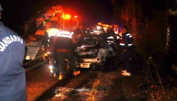 Kaza yapan araçta yanarak can verdi: Kimliği tespit edilmeye çalışılıyor  