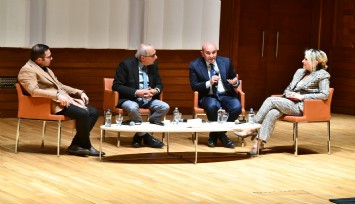 Soyer: Memleketi değiştirmede İzmirli kadınlara çok iş düşüyor