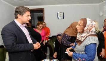 CHP İzmir alanda: Bir günde 3 bin 313 ziyaret