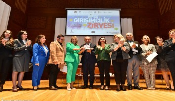 Memleketi değiştirmede İzmirli kadınlara çok iş düşüyor