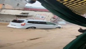 İzmir'i yine sağanak vurdu