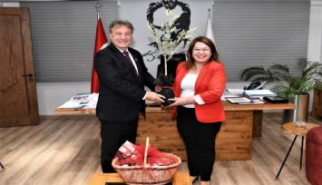 Karaca’dan Başkan İduğ’a övgü