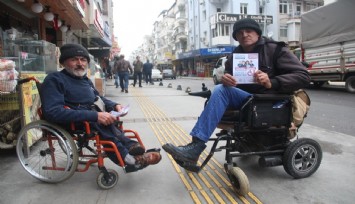 Konak’ta engelsiz yol için yürüdüler