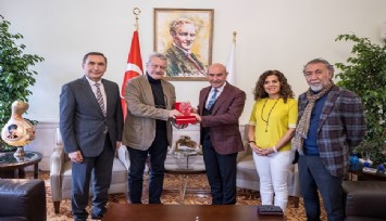 <strong>Soyer’e “Barışa Ömür Boyu Emek” Ödülü</strong>