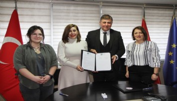 Karşıyaka Belediyesi'nden 'Beyaz Baretli Kadınlar'a destek