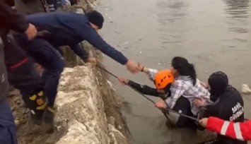 İzmir’de can pazarı: Meles Çayı'na düşen araçtaki 5 kişiyi Sahil Güvenlik kurtardı  