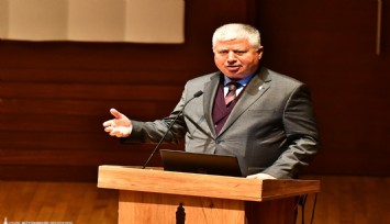 “İzmir'in Yüz Yılı” Sempozyumu başladı