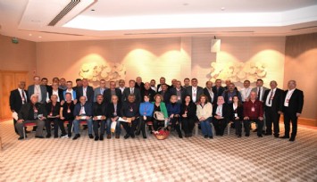 Bornovalı muhtarlarla yıl sonu değerlendirme toplantısı