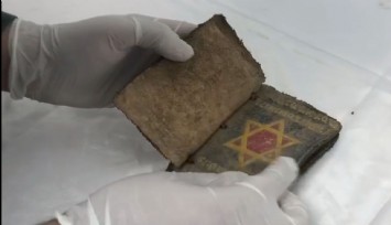 700 yıllık Tevrat Suriye'den Türkiye'ye getirilmiş