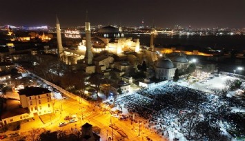 Ayasofya'da 88 yıl aranın ardından ilk teravih heyecanı