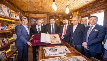 Atıkların arasındaki kitaplarla kurulan Hayat Ağacı Kütüphanesi açıldı