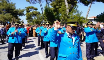 Çeşme’de tamamı ilçedeki genç müzisyenlerden oluşan “Belediye Bandosu” kuruldu