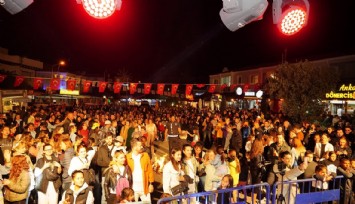 Çeşme sabaha kadar uyumadı