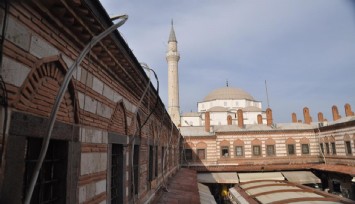 Tarihi Kızlarağası Hanı kuşatma altında!