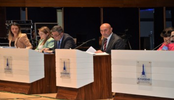 İzmir Büyükşehir Belediyesi ve ESHOT’un hesapları meclisten geçti