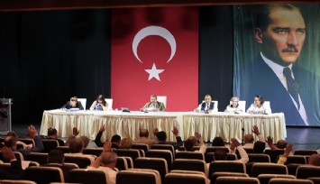 Başkan Batur’dan İzmir’de tartışma konusu olan gökdelen projesiyle ilgili önemli açıklama