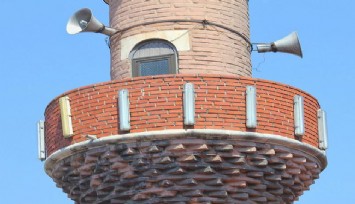 İzmir'de camiden korsan müzik yayını yapan şüpheli yakalandı  