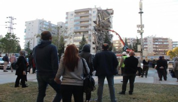 İzmir Depremi’nde 11 kişiye mezar olan Yılmaz Erbek Apartmanı davasında karar açıklandı