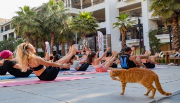 Karşıyaka'da 'yoga günü'