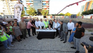 Depremde yıkılan Cumhuriyet Apartmanı’nın temeli atıldı  