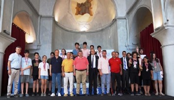 Çeşme’de çok uluslu turnuvaya çok uluslu kapanış