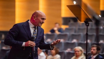 İzmir 100 yıl sonra yine ülkenin ekonomik geleceğine damga vuracak: Başkan Soyer Ağustos’ta İktisat Kongresi’nin toplanacağını açıkladı