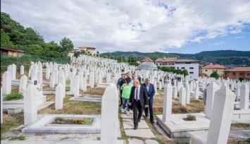 Başkan Soyer ve İzmir heyeti Srebrenitsa’da