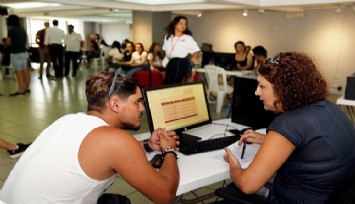 Konaklı Belediyesinden gençlere üniversite yolunda rehber desteği