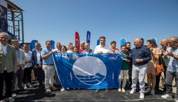 Akarca Plajı mavi bayrağını geri aldı