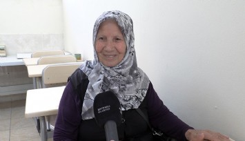 Bayraklı Belediyenin kursuyla 78 yaşında okuma-yazma öğrendi