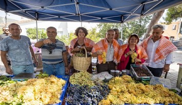 Karaburun Üzüm Şenliği’nde renkli görüntüler
