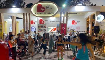 Fuarda Bayraklı rüzgarı esiyor