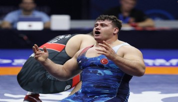Türk güreş tarihinde bir ilk yaşandı: Rıza Kayaalp 5. Kez Dünya Şampiyonu