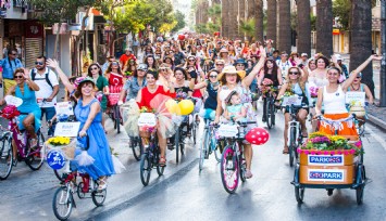 Süslü Kadınlar Karşıyaka’da pedal basacak