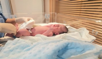 İzmir'de yeni yılın ilk bebeği Aras Bulut oldu