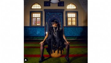 Eda Taşpınar’ın camideki pozuna soruşturma açıldı