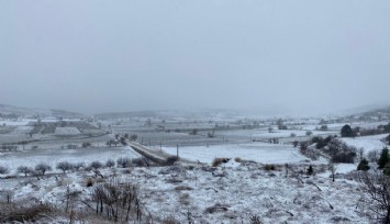 İzmir'e mevsimin ilk karı düştü