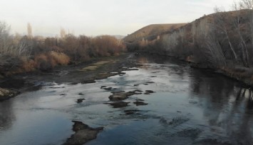 Kuraklık Türkiye’nin Kızılırmak nehrini de etkiledi: Kızılırmak’ta adacıklar ortaya çıktı