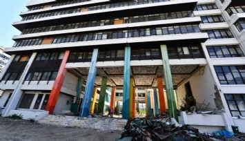 Yıkılan belediye binası için karar toplantısı