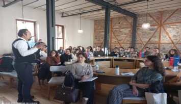 Genç elçiler İzmir'in geleceği için proje üretiyor