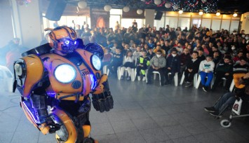 Geleceğin mucitlerine robot show