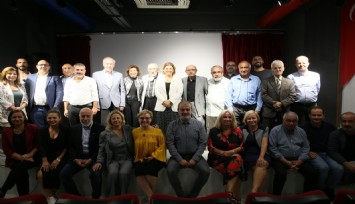 İzmir Gazeteciler Cemiyeti’nde ‘Basın kartı’ şartı kalktı