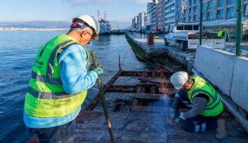 Konak’taki çürüyen seyir terasları sökülüyor