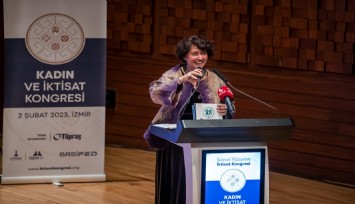 İzmir’de 100 yıl sonra aynı gün “kadın” konuşuluyor