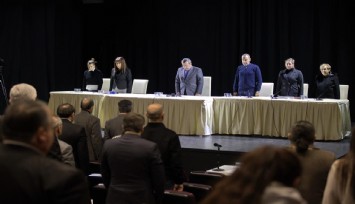 Konak’ta, depremde kaybettiğimiz canlar için saygı duruşu