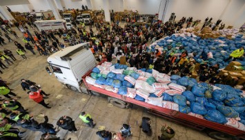 İzmir’den havadan, karadan, denizden kesintisiz destek