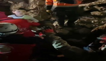 Adıyaman’da 4 çocuk 64 saat sonra sağ çıkartıldı, ilk sözü “annem nerde” oldu