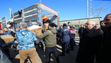 İzmir’den deprem bölgesine yardım treni