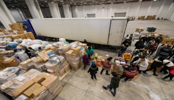 İzmir’den afet bölgesine giden yardımlar her geçen gün büyüyor